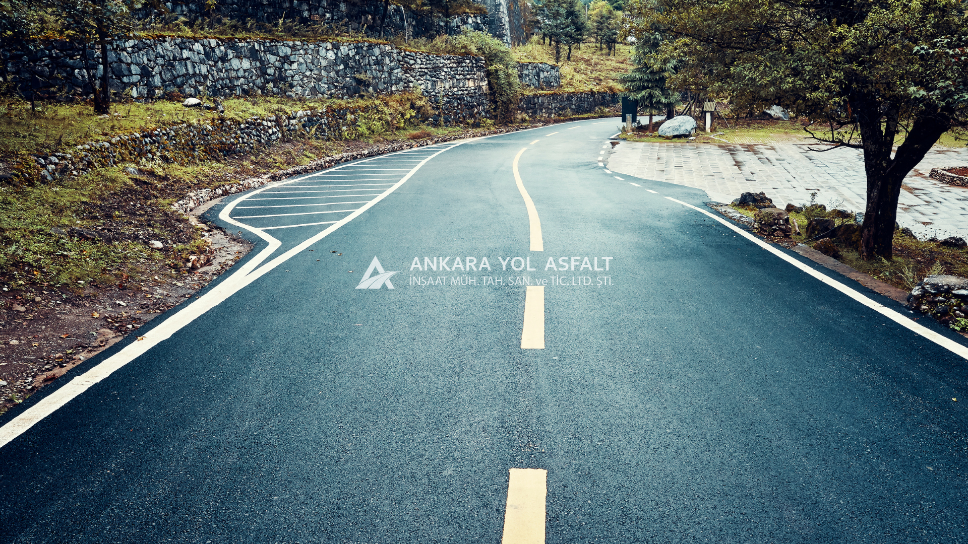 Ankara Asfalt Yol İşaretlemesinde Renk Seçimi ve Anlamı Nedir?